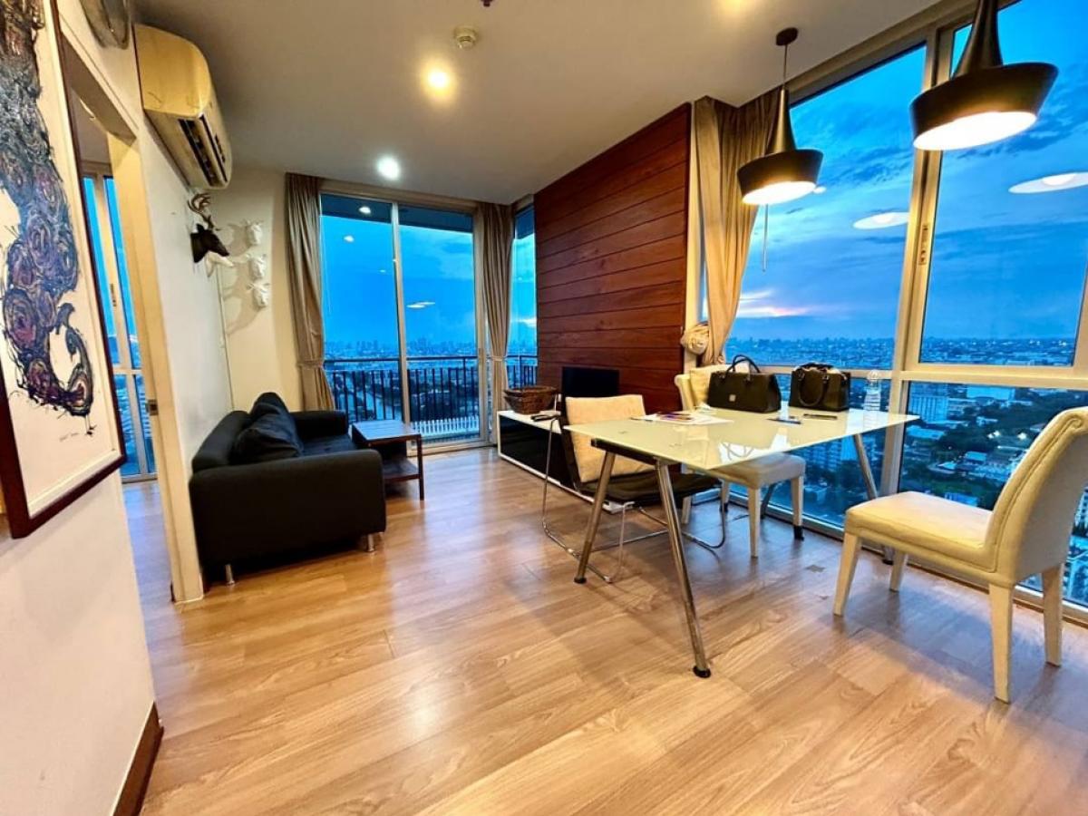 For RentCondoRamkhamhaeng, Hua Mak : For rent: Chewathai Ramkhamhaeng Condo, corner room, 29th floor.