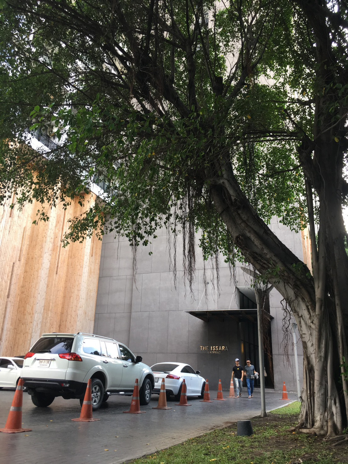 ขายคอนโดลาดพร้าว เซ็นทรัลลาดพร้าว : The Issara Ladprao / Studio (FOR SALE), ดิ อิสสระ ลาดพร้าว / ห้องสตูดิโอ (ขาย) PINP092