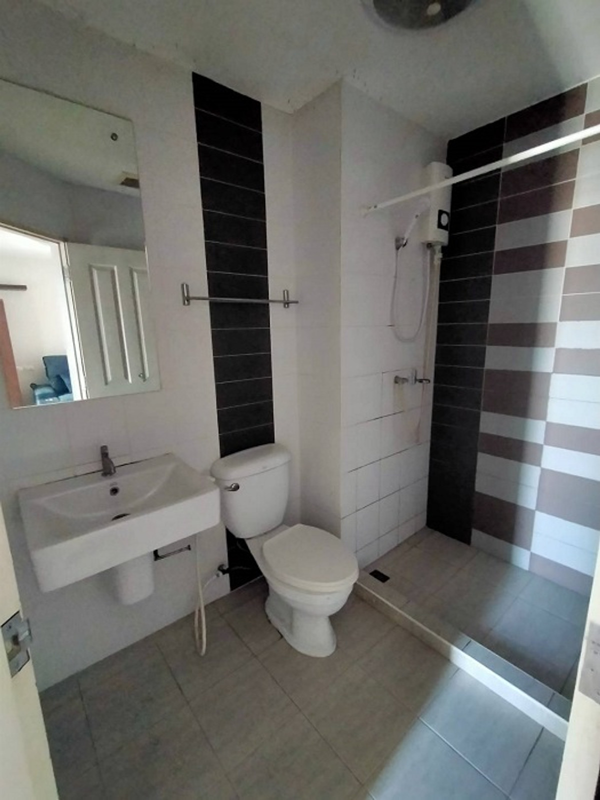 ขายคอนโดปิ่นเกล้า จรัญสนิทวงศ์ :  💖💖ขาย The Trust Residence Pinklao (1 Br 29  ตร.ม/1.65 ล้าน) ชั้น 25  ครบ ใกล้ห้าง,ถนนใหญ่/สนใจสอบถามได้นะคะ Line ID = atfirm2010💖💖