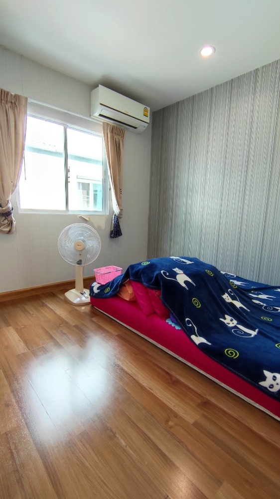 For SaleTownhomeRama5, Ratchapruek, Bangkruai : Townhome for sale, 2 floors, Villette Light, Rattanathibet, 135 sq m. 22 sq wa, new condition, air conditioner, next to the main road, near MRT Bang Phlu