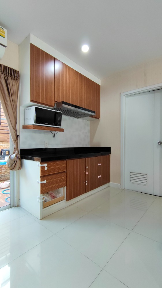 For SaleTownhomeRama5, Ratchapruek, Bangkruai : Townhome for sale, 2 floors, Villette Light, Rattanathibet, 135 sq m. 22 sq wa, new condition, air conditioner, next to the main road, near MRT Bang Phlu