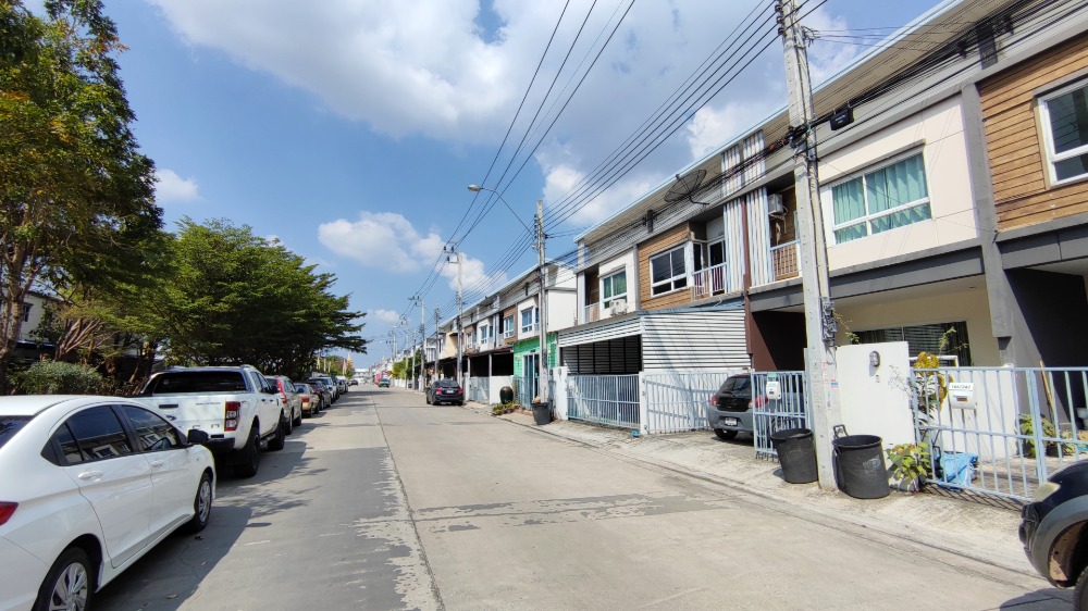 For SaleTownhomeRama5, Ratchapruek, Bangkruai : Townhome for sale, 2 floors, Villette Light, Rattanathibet, 135 sq m. 22 sq wa, new condition, air conditioner, next to the main road, near MRT Bang Phlu