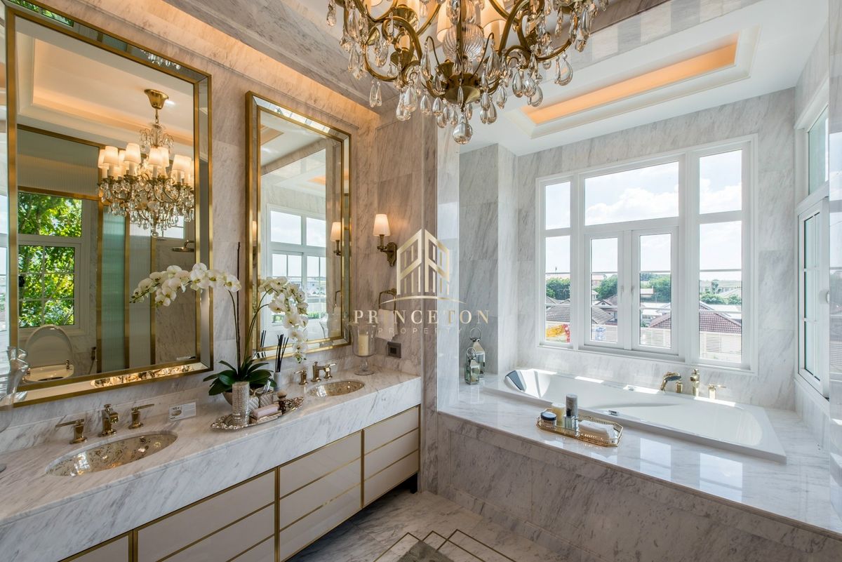 ขายบ้านเลียบทางด่วนรามอินทรา : Crystal Solana คริสตัล โซลานา 📞092-4252445