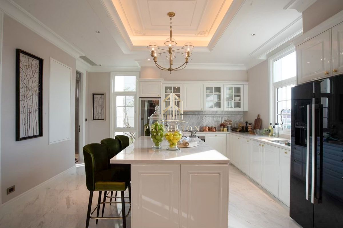 ขายบ้านเลียบทางด่วนรามอินทรา : Crystal Solana คริสตัล โซลานา 📞092-4252445