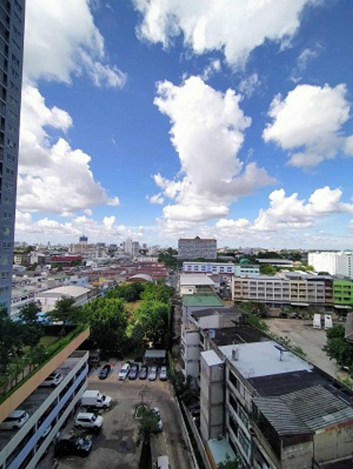 ให้เช่าคอนโดปิ่นเกล้า จรัญสนิทวงศ์ : 💖💖ให้เช่า!! คอนโด The Trust Residence Pinklao/ 1 ห้องนอน ขนาด 29  ตรม ราคา 8,500 บาท / สนใจสอบถามได้นะคะ Line ID : atfirm2010 💖💖