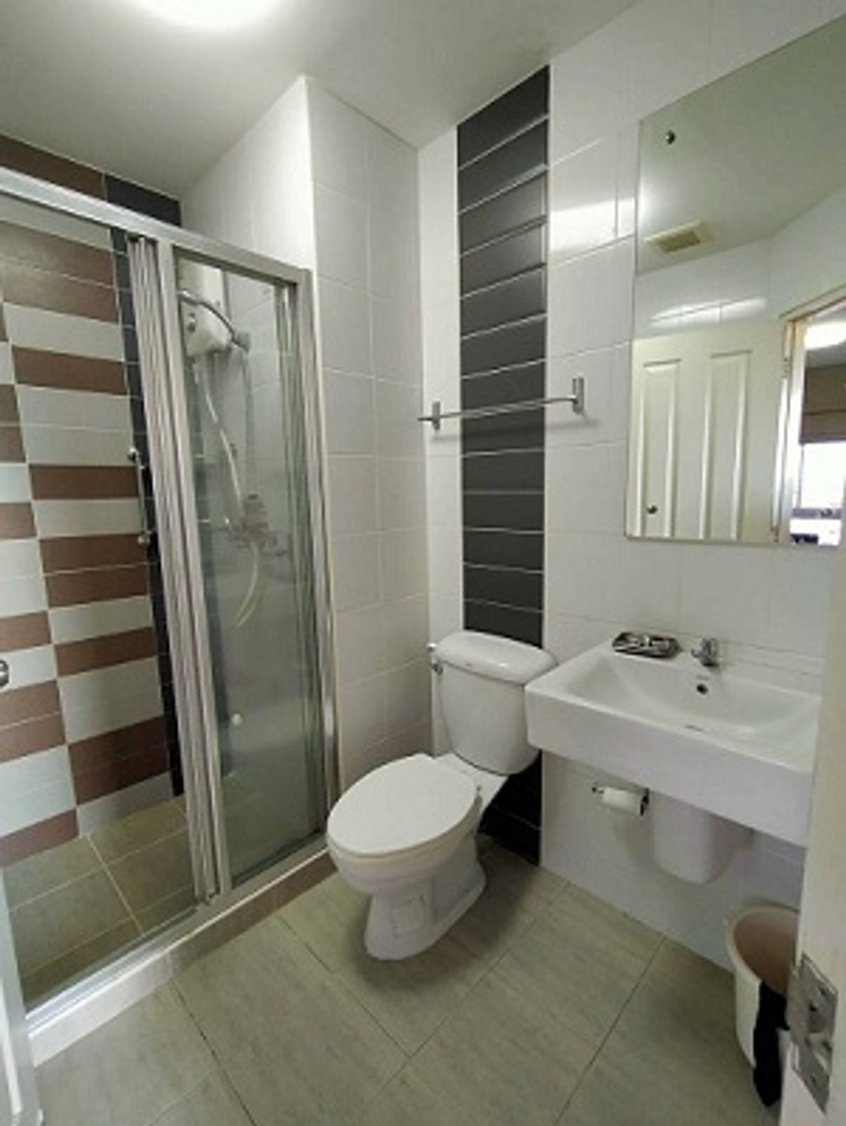 ให้เช่าคอนโดปิ่นเกล้า จรัญสนิทวงศ์ : 💖💖ให้เช่า!! คอนโด The Trust Residence Pinklao/ 1 ห้องนอน ขนาด 29  ตรม ราคา 8,500 บาท / สนใจสอบถามได้นะคะ Line ID : atfirm2010 💖💖