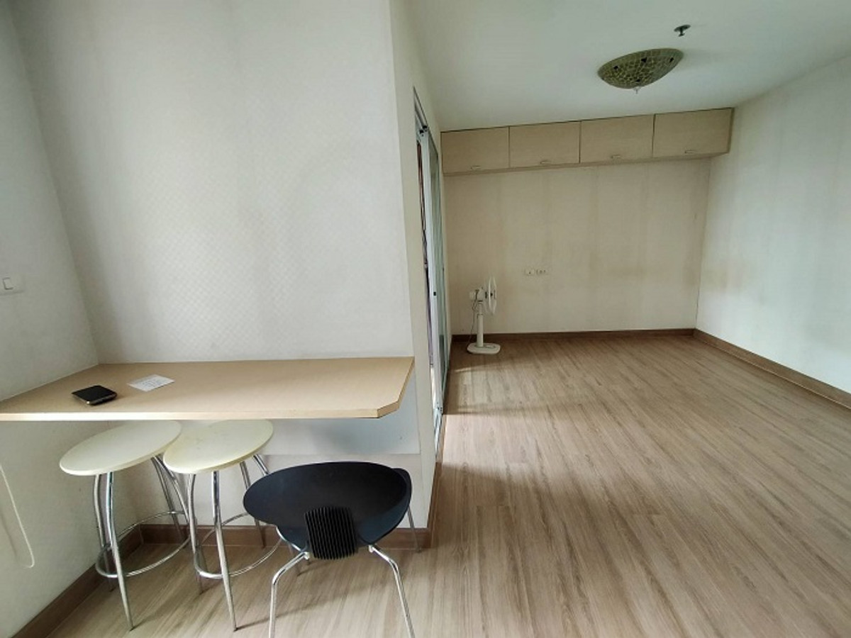 ขายคอนโดปิ่นเกล้า จรัญสนิทวงศ์ :  💖💖ขายราคาพิเศษ The Trust Residence Pinklao/ 1 ห้องนอน ขนาด 32 ตรม. ราคาเพียง 1.65 ล้านบาท/สนใจสอบถามได้นะคะ Line ID = atfirm2010💖💖