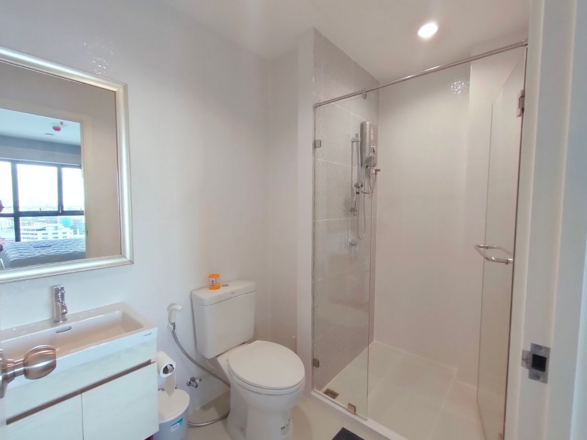 ให้เช่าคอนโดปิ่นเกล้า จรัญสนิทวงศ์ : YR364 อยู่ห้องไหนก็มีทีวีตามไป ไปศิริราชง่าย ซักผ้าและอบได้ในเครื่องเดียว