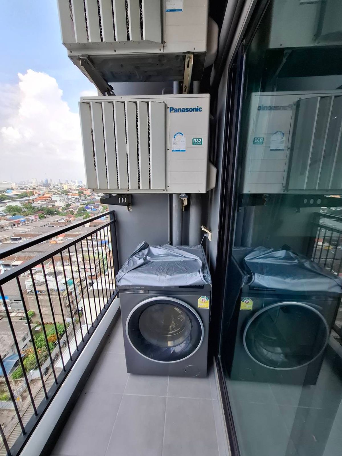 ให้เช่าคอนโดปิ่นเกล้า จรัญสนิทวงศ์ : YR364 อยู่ห้องไหนก็มีทีวีตามไป ไปศิริราชง่าย ซักผ้าและอบได้ในเครื่องเดียว