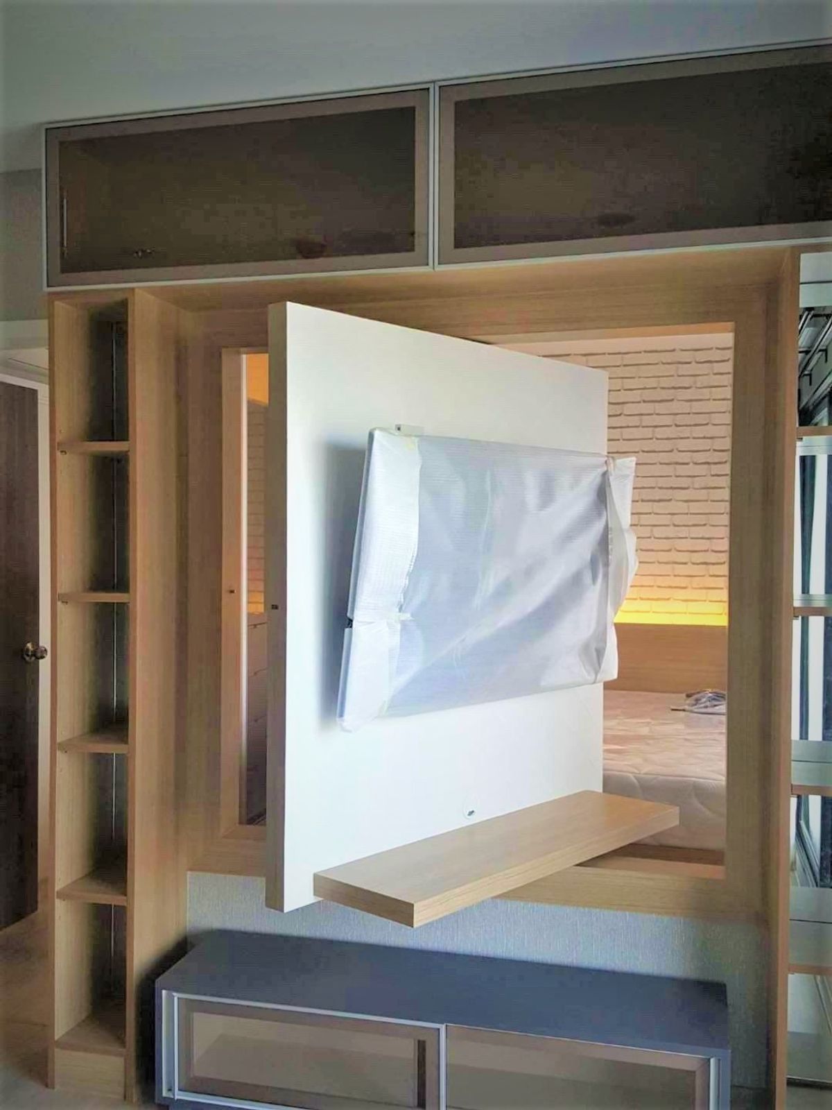 ให้เช่าคอนโดปิ่นเกล้า จรัญสนิทวงศ์ : YR364 อยู่ห้องไหนก็มีทีวีตามไป ไปศิริราชง่าย ซักผ้าและอบได้ในเครื่องเดียว