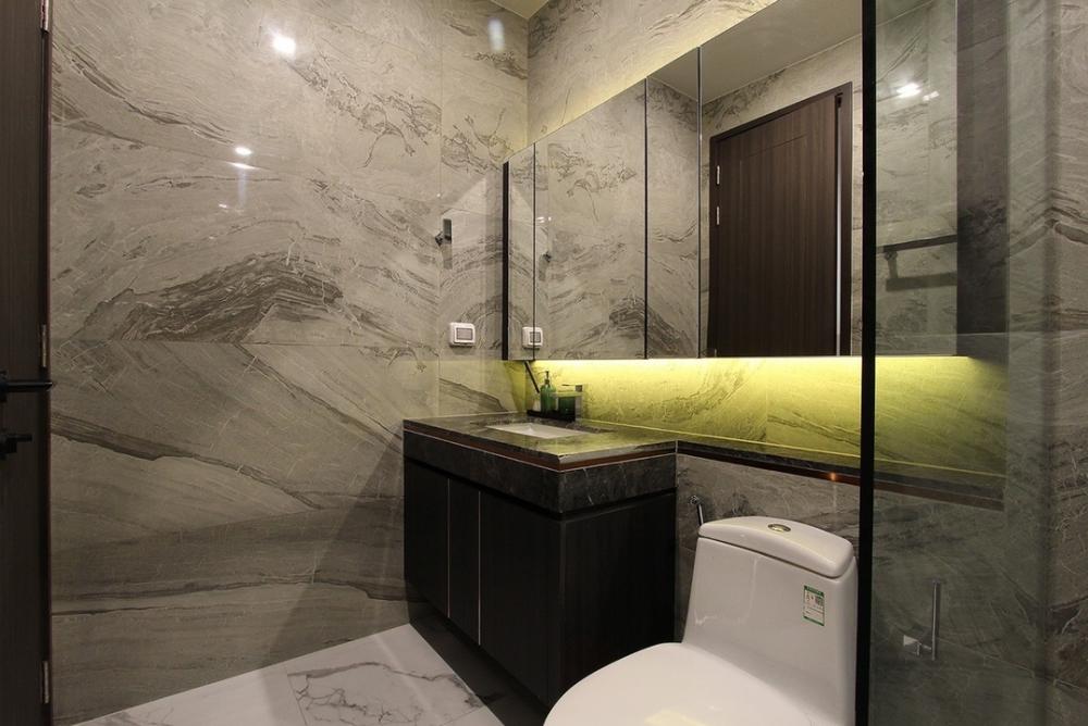 For RentCondoSukhumvit, Asoke, Thonglor : 🔥For urgent rent🔥Laviq Sukhumvit 57, spacious room, beautifully decorated, fully furnished, near BTS Thonglor ❗