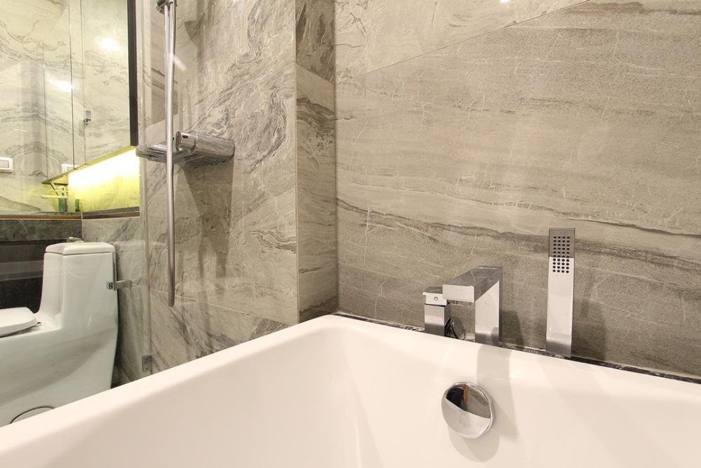 For RentCondoSukhumvit, Asoke, Thonglor : 🔥For urgent rent🔥Laviq Sukhumvit 57, spacious room, beautifully decorated, fully furnished, near BTS Thonglor ❗