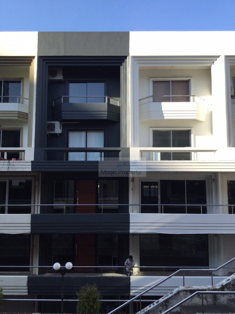 For SaleShop HouseSukhumvit, Asoke, Thonglor : Park Avenue office on Ekkamai Road for Sale, Khlong Tan Nuea, Watthana, Bangkok