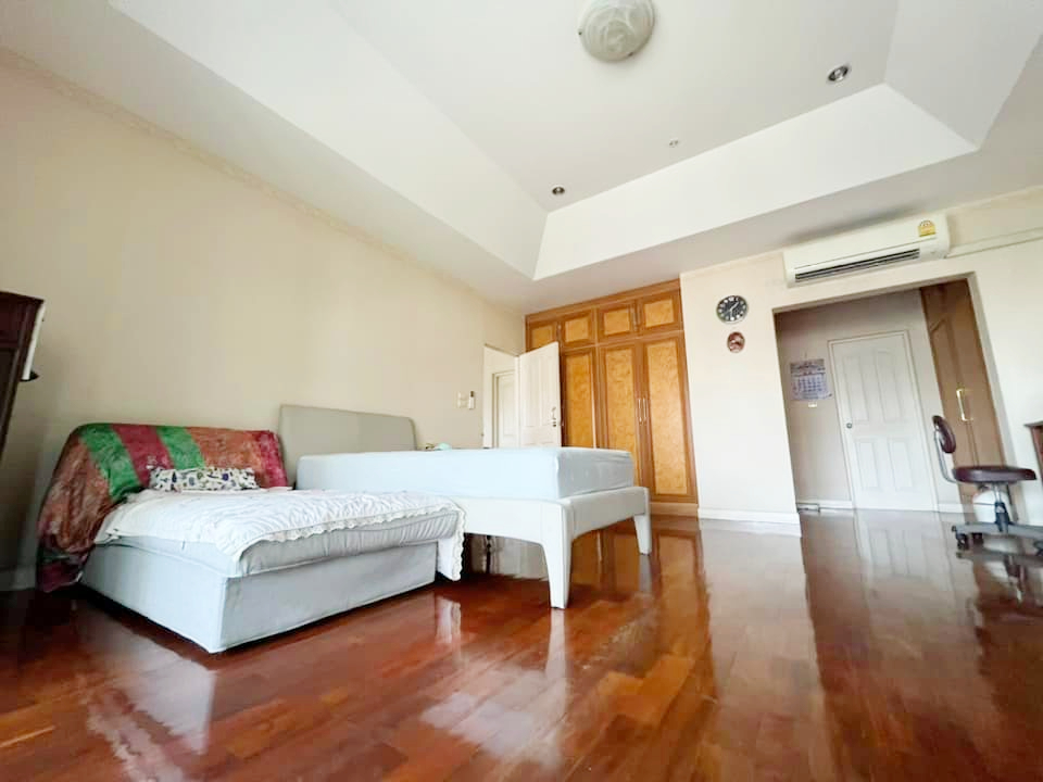 ขายบ้านลาดกระบัง สุวรรณภูมิ : House for sale, Ladawan Sukhumvit 103 (Udom Suk), Chaloem Phrakiat Rama 9 Road, 300 sq m., size 82 sq m, elegant, good condition, ready to move in.