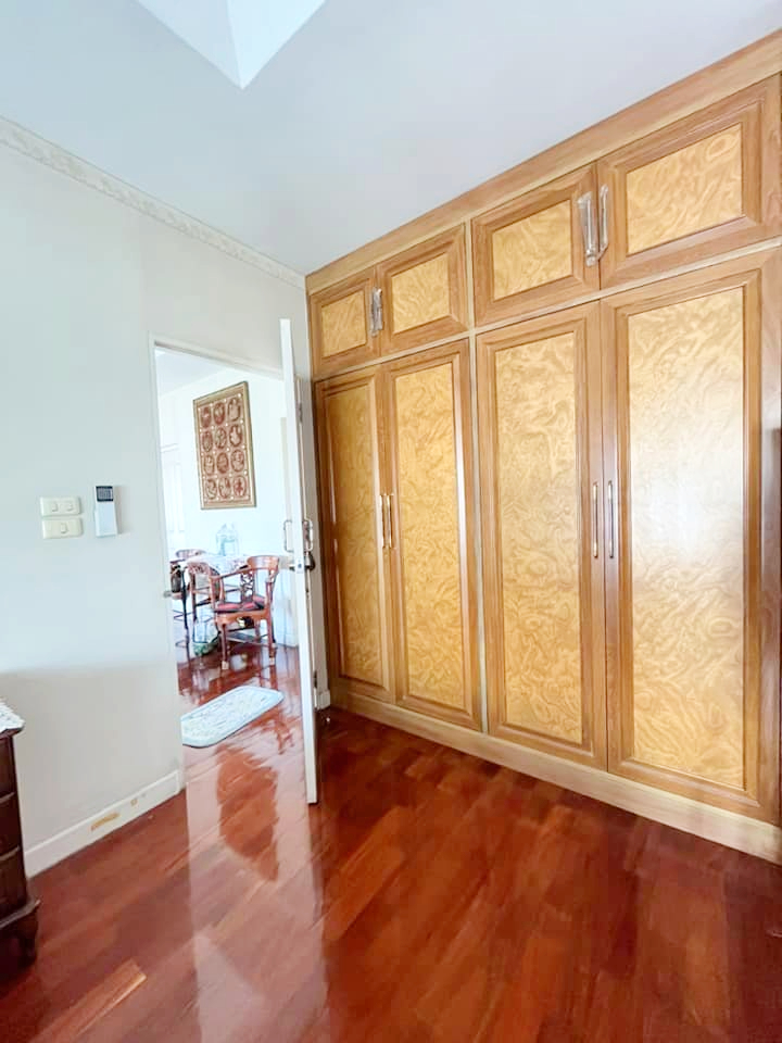 ขายบ้านลาดกระบัง สุวรรณภูมิ : House for sale, Ladawan Sukhumvit 103 (Udom Suk), Chaloem Phrakiat Rama 9 Road, 300 sq m., size 82 sq m, elegant, good condition, ready to move in.