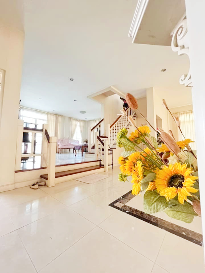ขายบ้านลาดกระบัง สุวรรณภูมิ : House for sale, Ladawan Sukhumvit 103 (Udom Suk), Chaloem Phrakiat Rama 9 Road, 300 sq m., size 82 sq m, elegant, good condition, ready to move in.