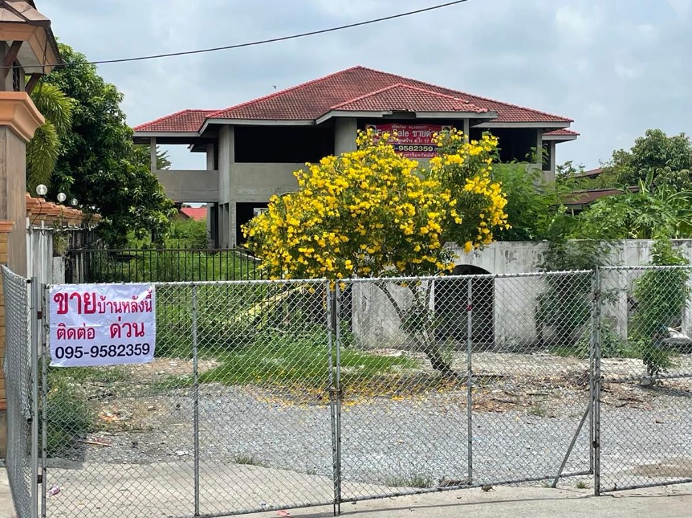 ขายที่ดินพุทธมณฑล ศาลายา : ขายบ้าน 3 หลังพร้อม ที่ดิน 4 ไร่ 17 ตารางวา  ติดหมู่บ้านมณฑล7   ถนนทวีวัฒนา  หลักสอง  บางแค  กรุงเทพ