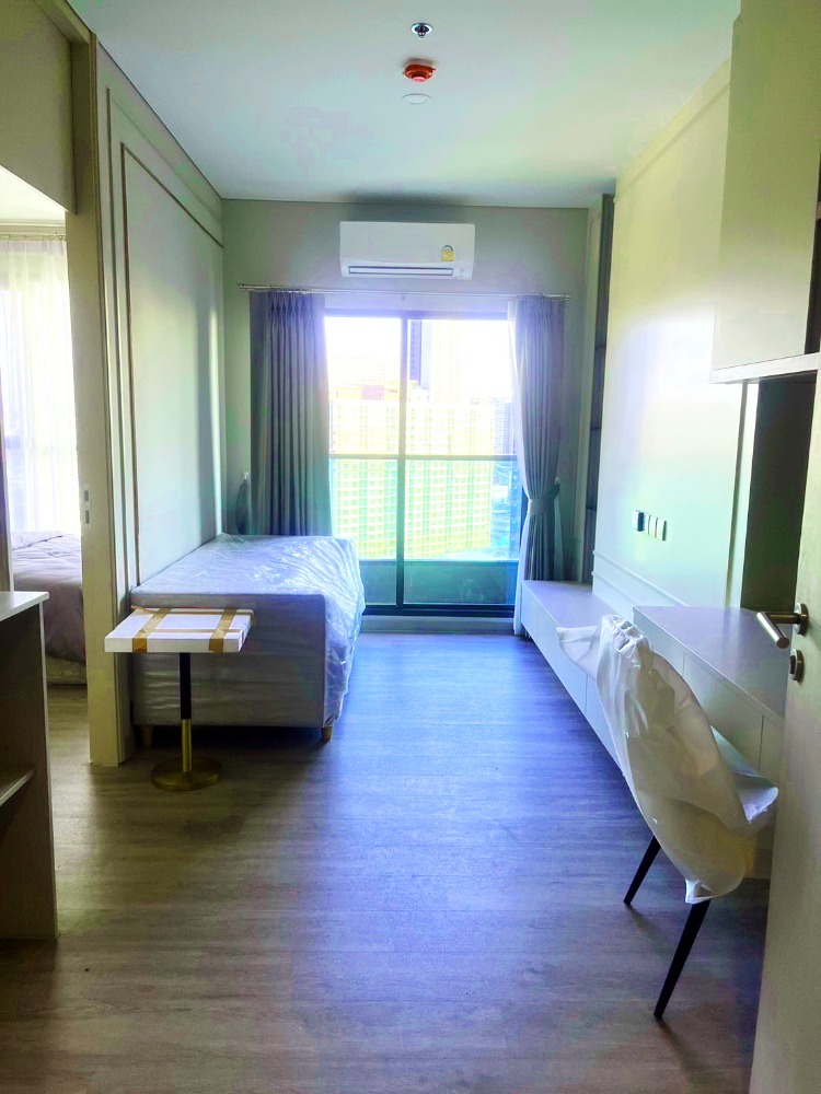 For SaleCondoKasetsart, Ratchayothin : For sale, Lumpini Park Condo, Phahonyothin 32, near Kasetsart University, on the main road, in the heart of Ratchayothin, ready to move in, complete common area, 1 bedroom, size 28 sq m. Reserve today for free! Air conditioner Free! Transfer fee IOT Conve