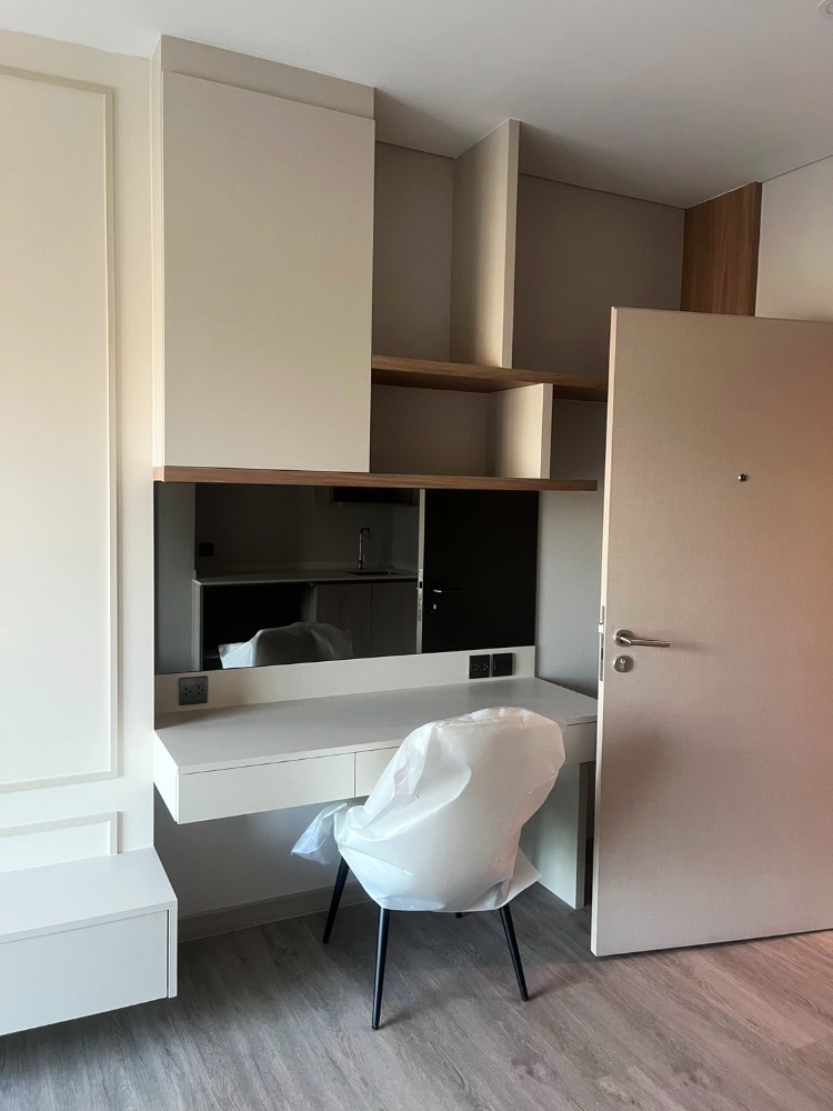 For SaleCondoKasetsart, Ratchayothin : For sale, Lumpini Park Condo, Phahonyothin 32, near Kasetsart University, on the main road, in the heart of Ratchayothin, ready to move in, complete common area, 1 bedroom, size 28 sq m. Reserve today for free! Air conditioner Free! Transfer fee IOT Conve