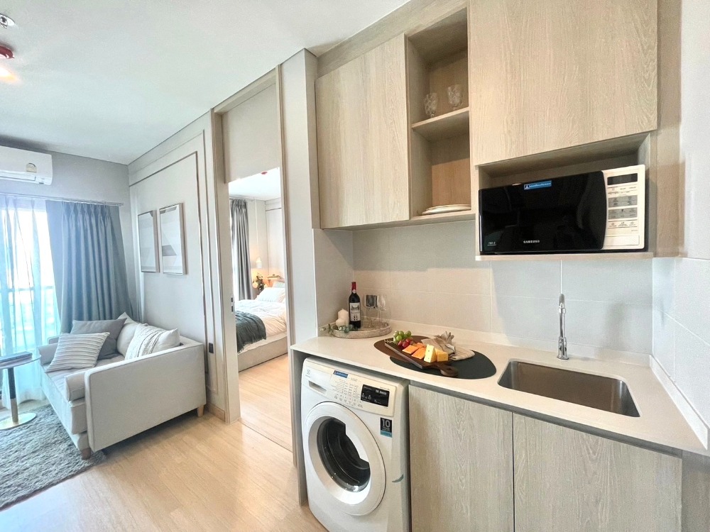 For SaleCondoKasetsart, Ratchayothin : For sale, Lumpini Park Condo, Phahonyothin 32, near Kasetsart University, on the main road, in the heart of Ratchayothin, ready to move in, complete common area, 1 bedroom, size 28 sq m. Reserve today for free! Air conditioner Free! Transfer fee IOT Conve