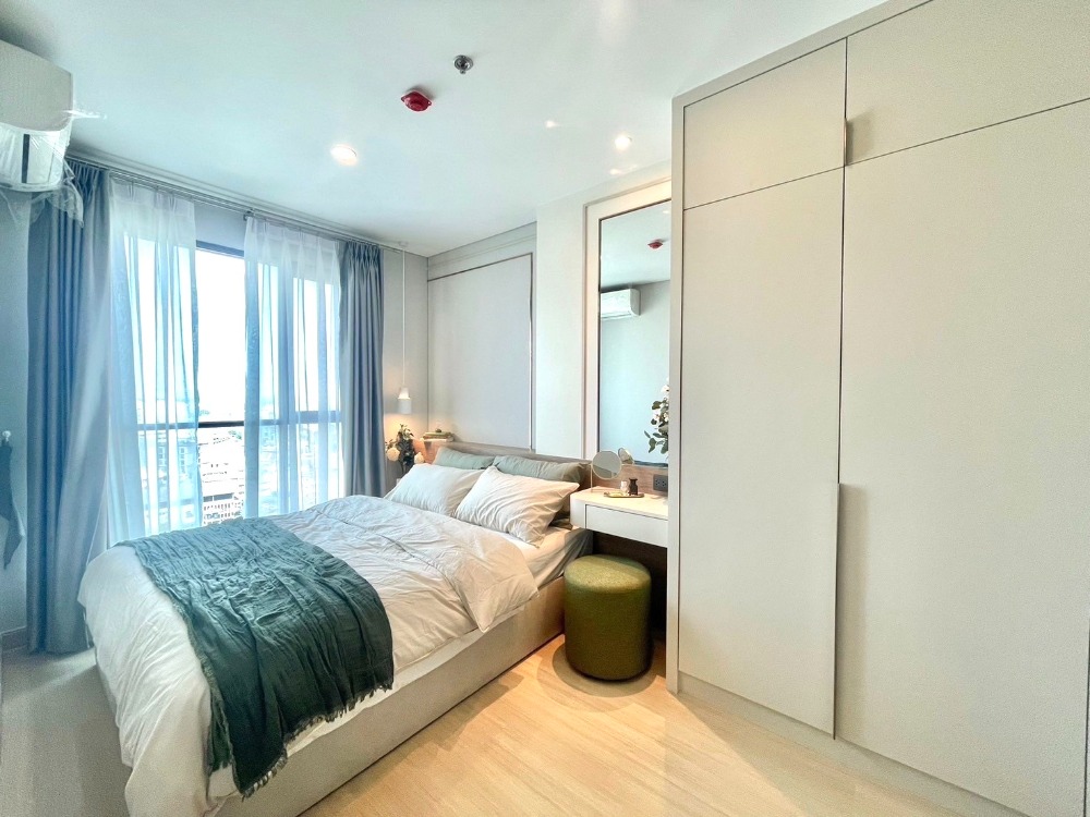 For SaleCondoKasetsart, Ratchayothin : For sale, Lumpini Park Condo, Phahonyothin 32, near Kasetsart University, on the main road, in the heart of Ratchayothin, ready to move in, complete common area, 1 bedroom, size 28 sq m. Reserve today for free! Air conditioner Free! Transfer fee IOT Conve