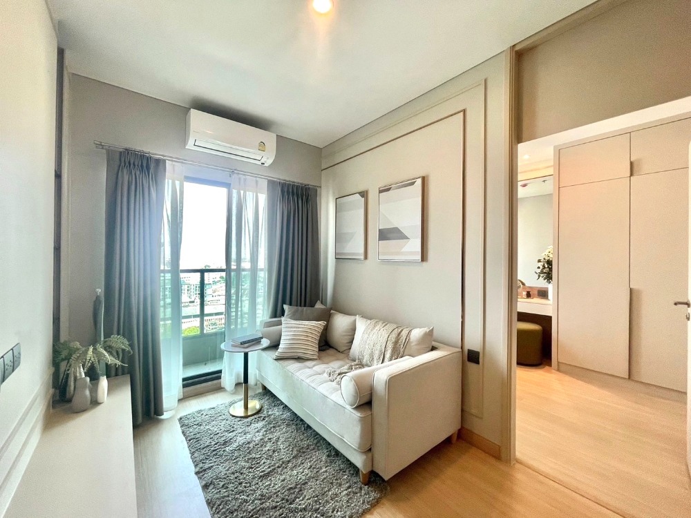 For SaleCondoKasetsart, Ratchayothin : For sale, Lumpini Park Condo, Phahonyothin 32, near Kasetsart University, on the main road, in the heart of Ratchayothin, ready to move in, complete common area, 1 bedroom, size 28 sq m. Reserve today for free! Air conditioner Free! Transfer fee IOT Conve