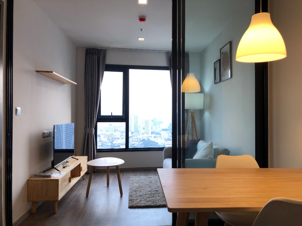 For RentCondoLadprao, Central Ladprao : Condo for rent, new box, Life Ladprao Valley 1 bedroom, high floor, beautiful view for only 19,999/month.