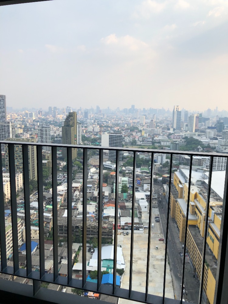 For RentCondoLadprao, Central Ladprao : Condo for rent, new box, Life Ladprao Valley 1 bedroom, high floor, beautiful view for only 19,999/month.