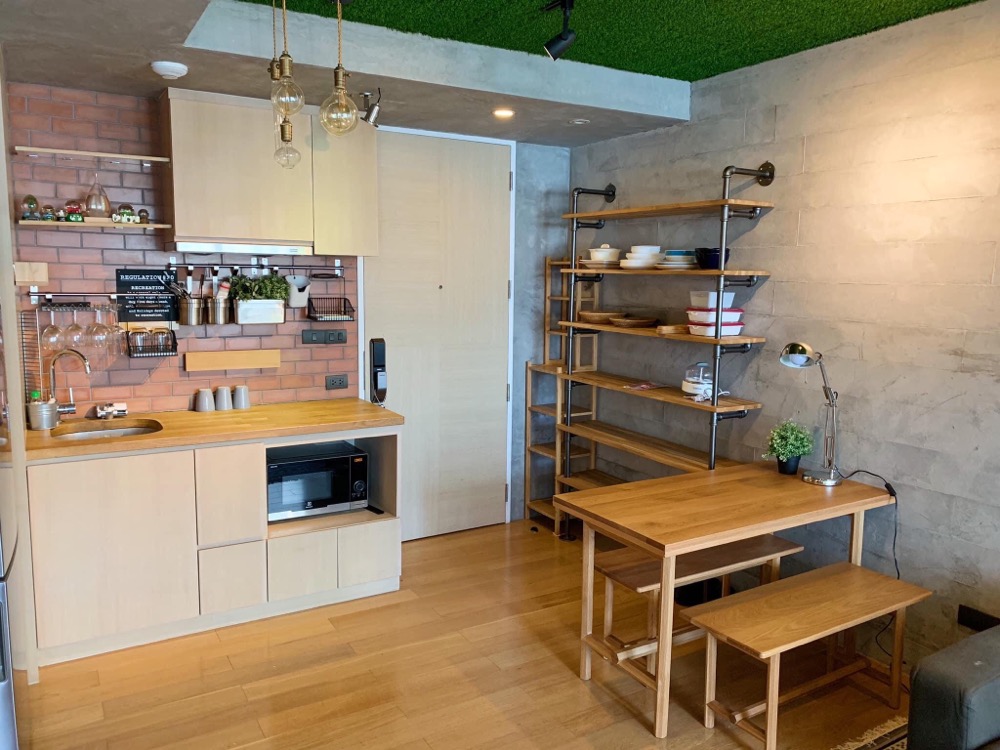 For SaleCondoSathorn, Narathiwat : Condo for sale: Collezio from Major Development, located in Sathorn Soi 8 and Silom Soi 3.