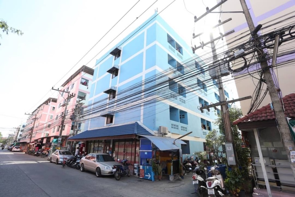 For SaleHotel&Apartment BusinessPathum Thani,Rangsit, Thammasat : Saowanee Dormitory for sale, beautiful building, well maintained, close to educational institutions, special price.