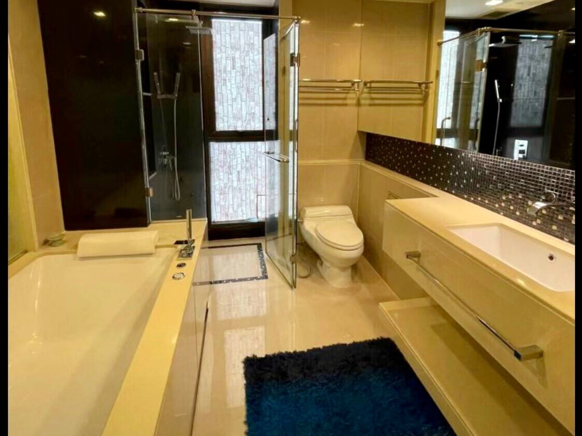 For RentCondoSathorn, Narathiwat : ( UL2309051 ) Tel/Line 096-2479369✨FOR RENT The Address Sathorn / 2 bedroom 2 bathroom 75.66 Sq.M. Best Price✨✨