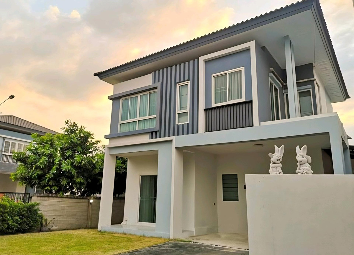 For RentHouseNawamin, Ramindra : House for rent, 2 floors, 54 square wa., Ramintra 109 Road (Soi Phraya Suren), near Fashion Island. Rent 28,000/month