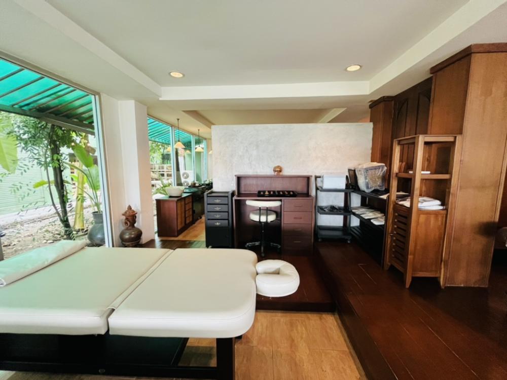 For SaleFactoryMin Buri, Romklao : Selling luxury furniture factory with business Why did you miss the order? Selling because wanting to retire. no take over