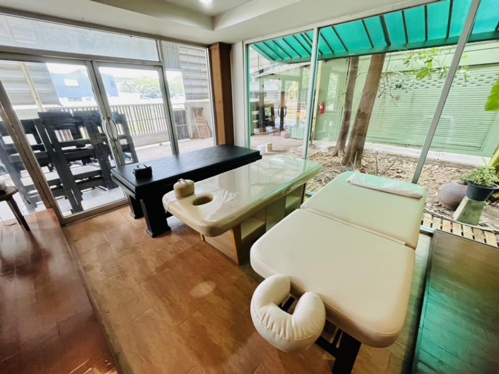 For SaleFactoryMin Buri, Romklao : Selling luxury furniture factory with business Why did you miss the order? Selling because wanting to retire. no take over