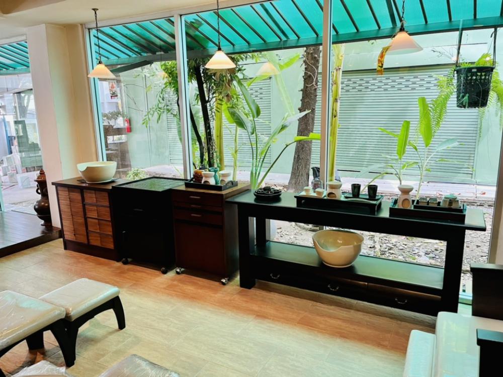 For SaleFactoryMin Buri, Romklao : Selling luxury furniture factory with business Why did you miss the order? Selling because wanting to retire. no take over