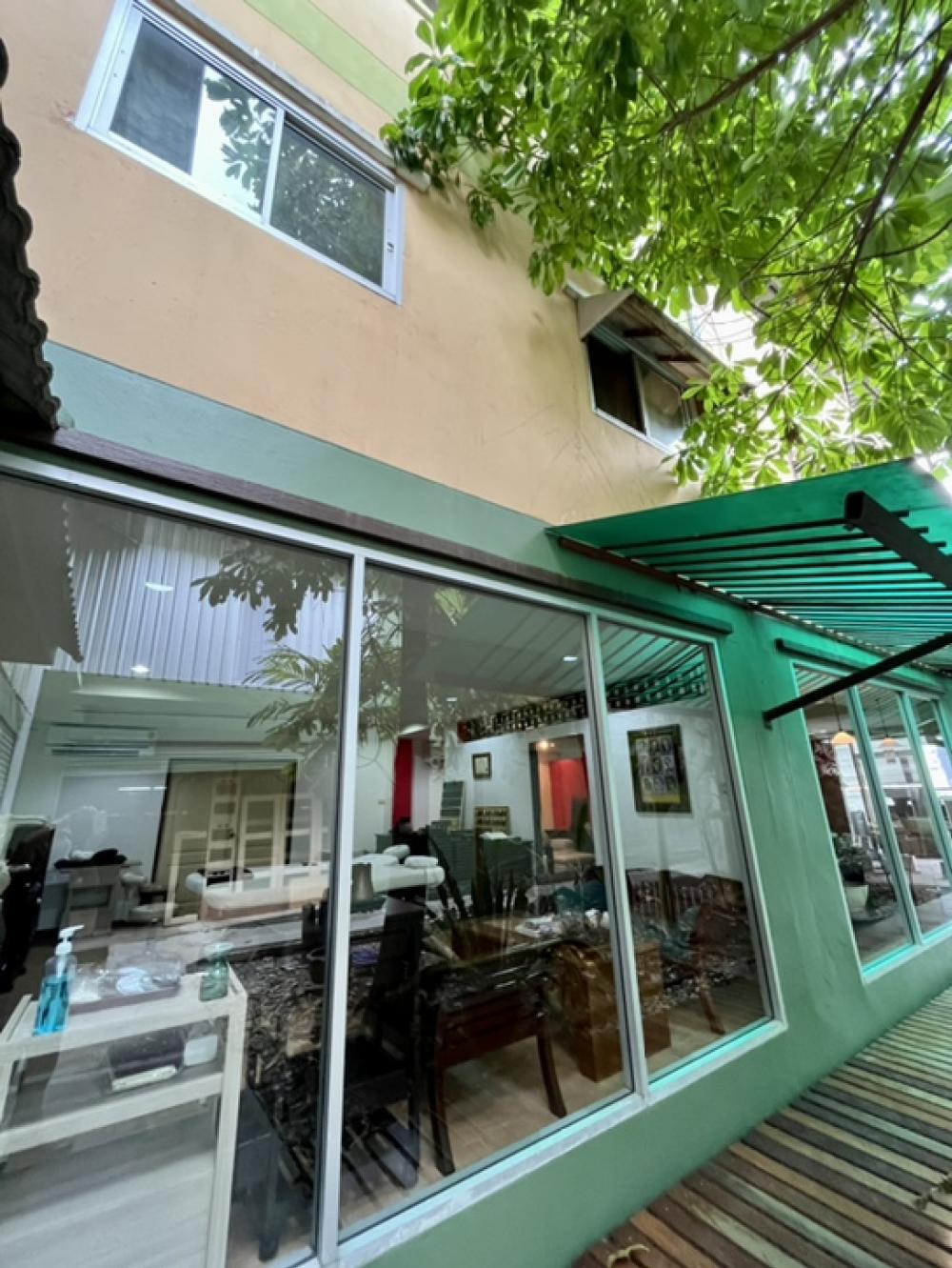 For SaleFactoryMin Buri, Romklao : Selling luxury furniture factory with business Why did you miss the order? Selling because wanting to retire. no take over