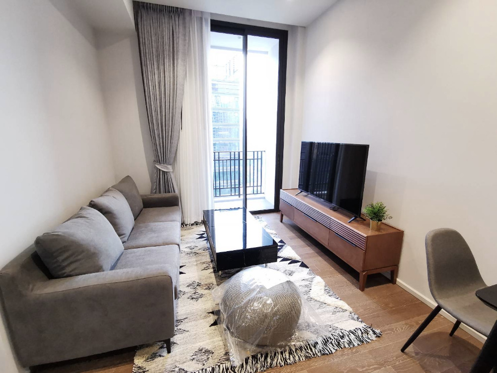 ให้เช่าคอนโดวิทยุ ชิดลม หลังสวน : Muniq langsuan 1bed 1bath 52sqm. 62,000/mth Am: 0656199198