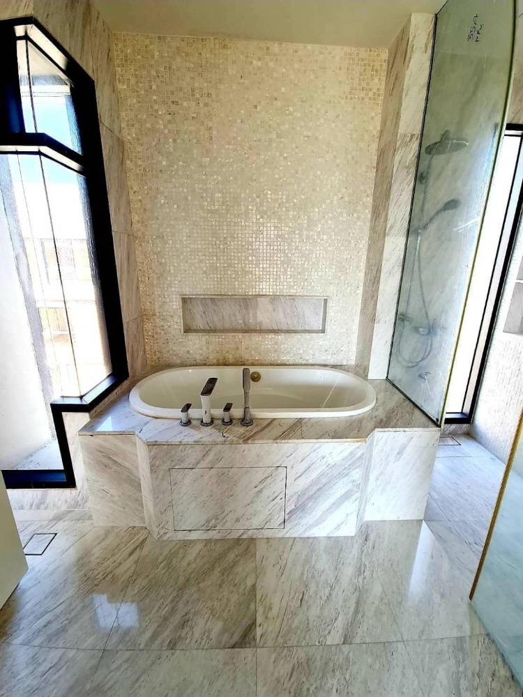 ให้เช่าบ้านพระราม 9 เพชรบุรีตัดใหม่ RCA : House Parc Priva for rent