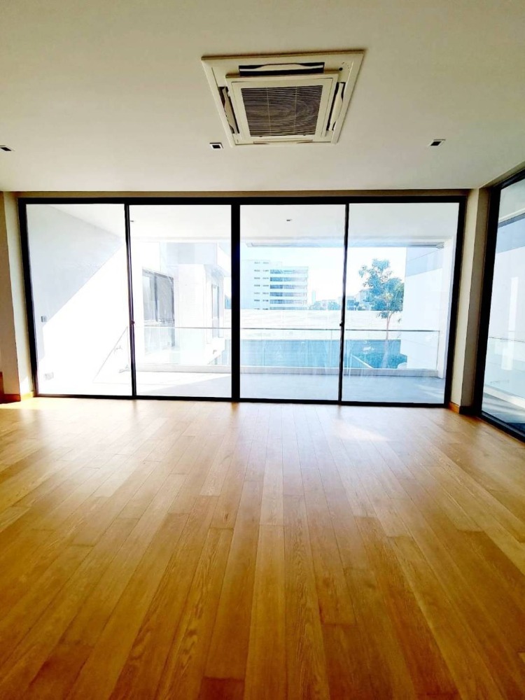 ให้เช่าบ้านพระราม 9 เพชรบุรีตัดใหม่ RCA : House Parc Priva for rent