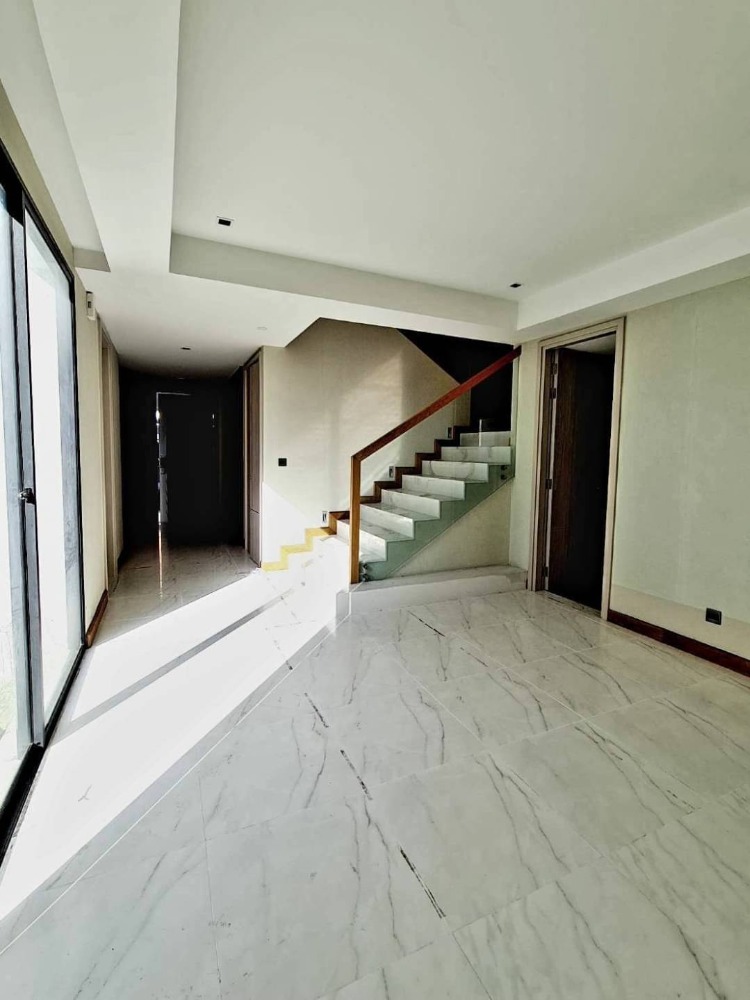 ให้เช่าบ้านพระราม 9 เพชรบุรีตัดใหม่ RCA : House Parc Priva for rent