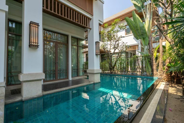 For RentHouseSathorn, Narathiwat : House arround sathorn for rent
