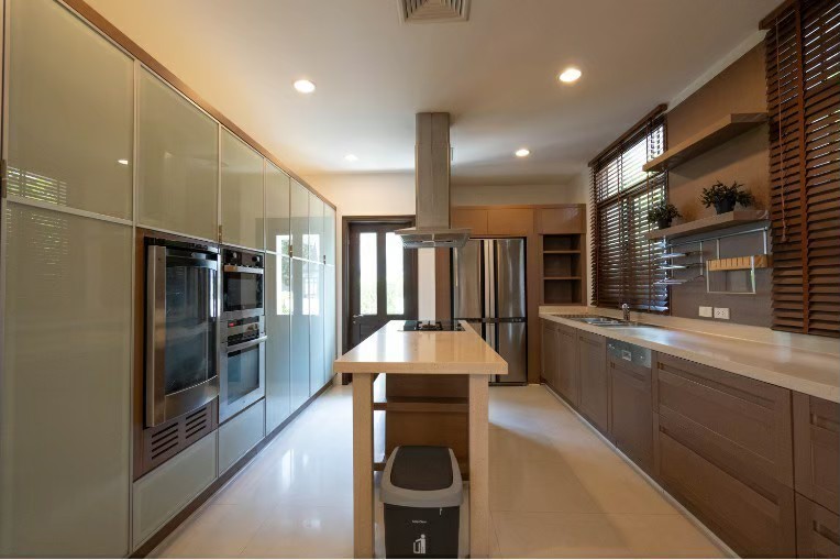 For RentHouseSathorn, Narathiwat : House arround sathorn for rent