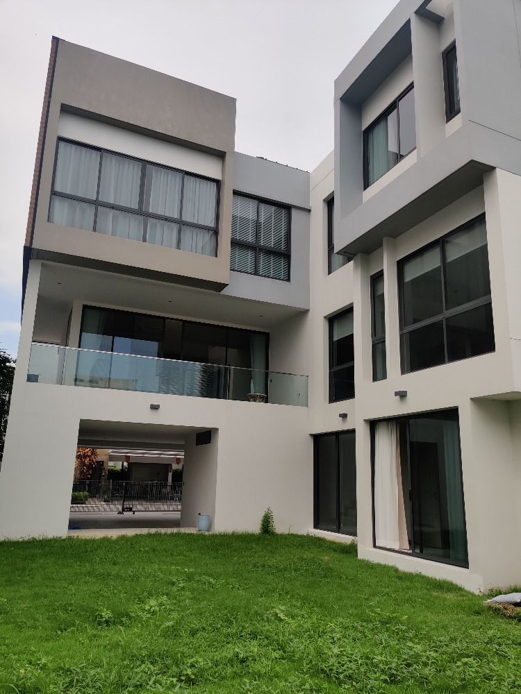 ให้เช่าบ้านพระราม 9 เพชรบุรีตัดใหม่ RCA : House Parc Priva for rent