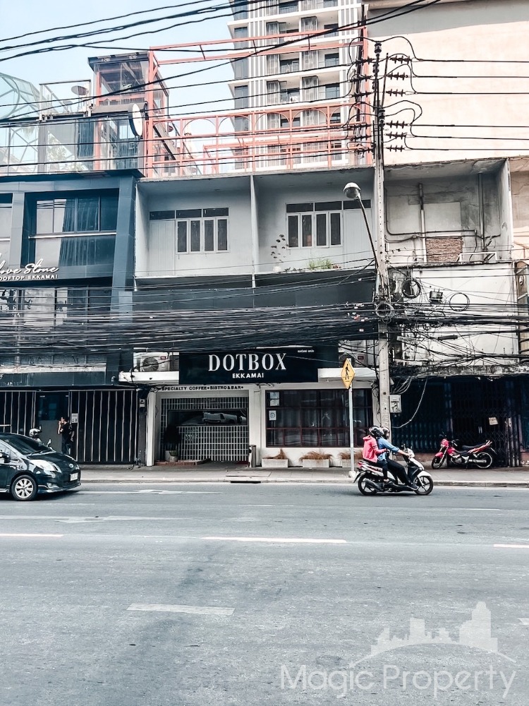 For SaleShop HouseSukhumvit, Asoke, Thonglor : Commercial Building with 4 floors For Sale on Ekkamai Rd, Bangkok
