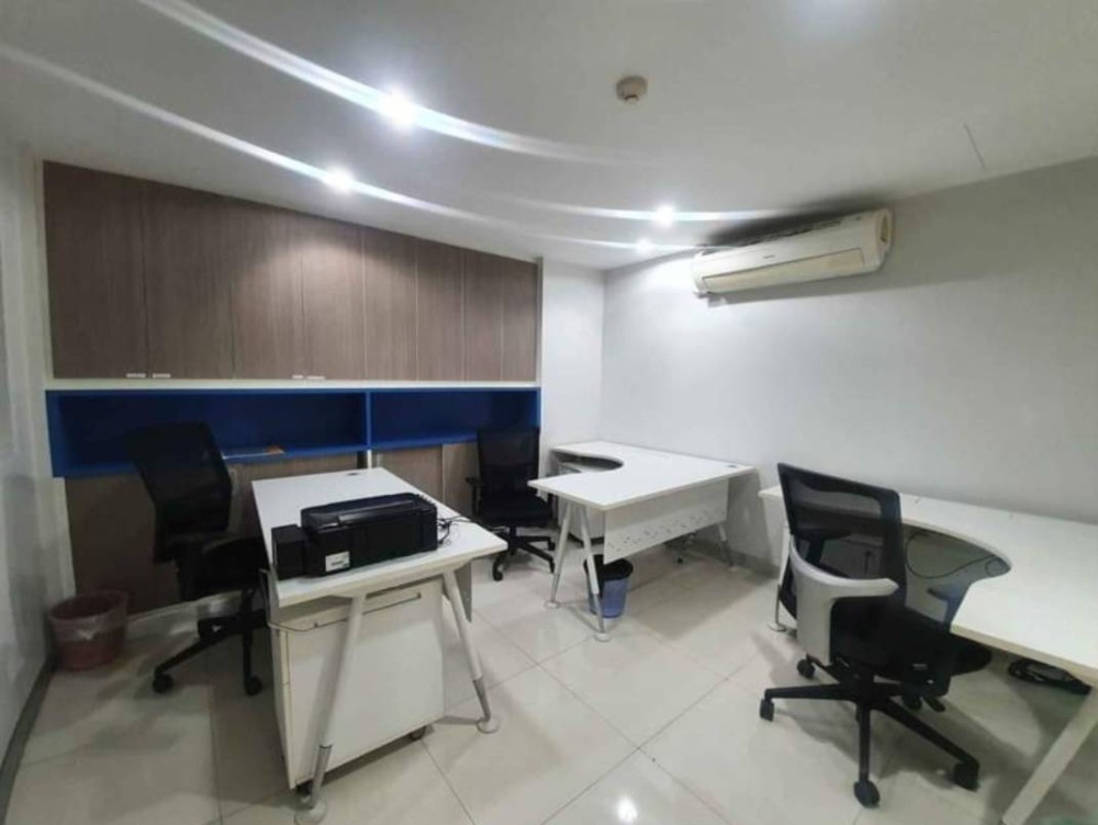 ให้เช่าสำนักงานพระราม 9 เพชรบุรีตัดใหม่ RCA : Office for Rent การันตี SAFE Approved 110 sqm fully furnished  