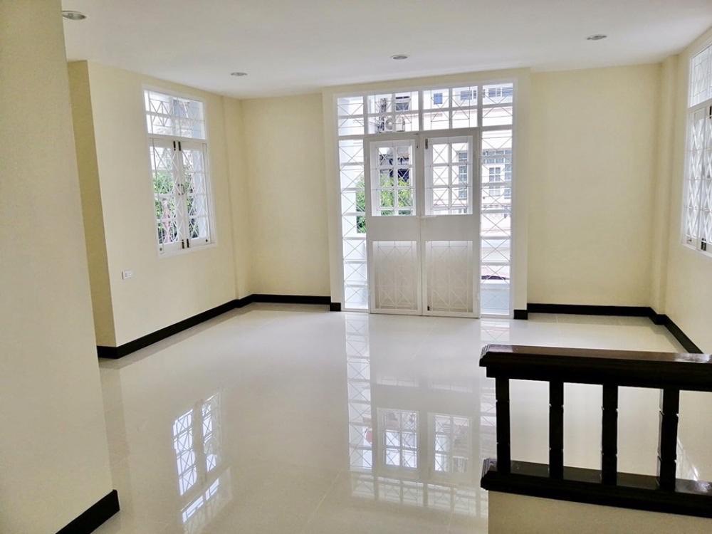 ขายบ้านปิ่นเกล้า จรัญสนิทวงศ์ : ขายบ้านเดี่ยว  4 ชั้น  ม.ธาริณี ปิ่นเกล้า  ถนนบรมราชชนนี19  อรุณอมรินทร์  บางกอกน้อย  กรุงเทพ