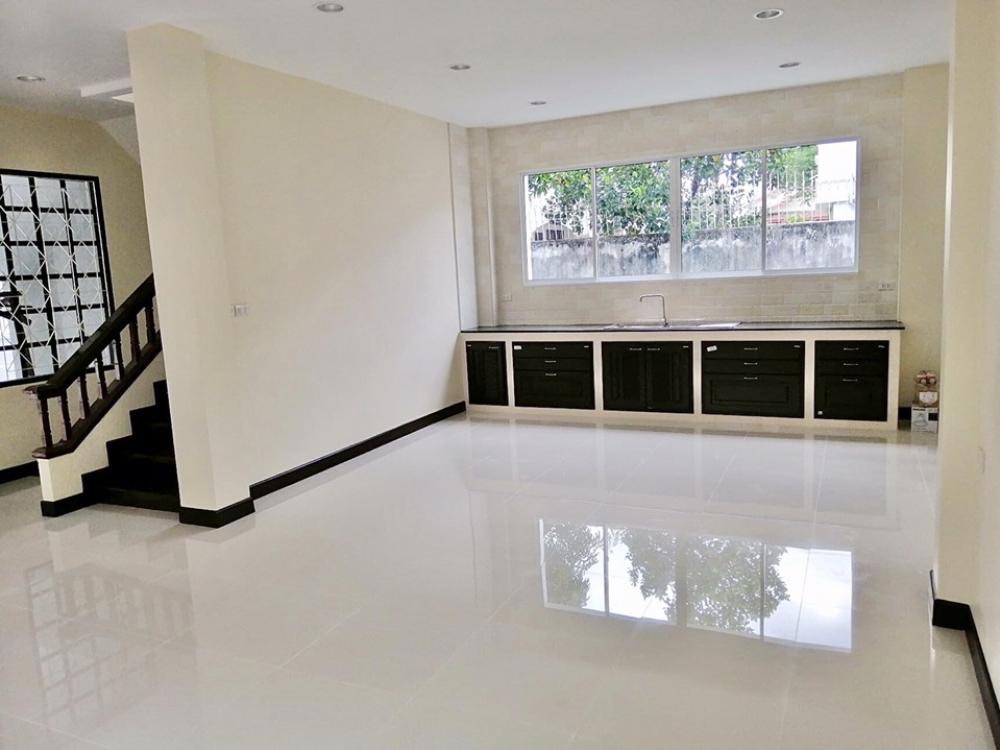 ขายบ้านปิ่นเกล้า จรัญสนิทวงศ์ : ขายบ้านเดี่ยว  4 ชั้น  ม.ธาริณี ปิ่นเกล้า  ถนนบรมราชชนนี19  อรุณอมรินทร์  บางกอกน้อย  กรุงเทพ