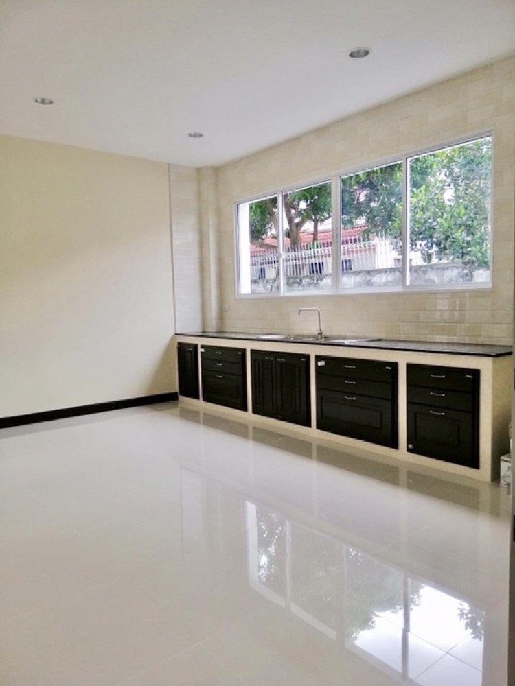 ขายบ้านปิ่นเกล้า จรัญสนิทวงศ์ : ขายบ้านเดี่ยว  4 ชั้น  ม.ธาริณี ปิ่นเกล้า  ถนนบรมราชชนนี19  อรุณอมรินทร์  บางกอกน้อย  กรุงเทพ