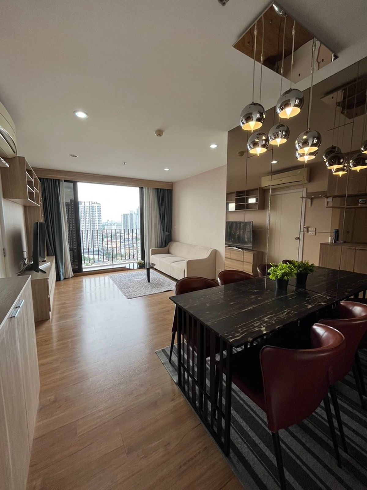 For RentCondoBang Sue, Wong Sawang, Tao Pun : 🌵 [Rent] The Tree Interchange (2BR 57 sqm / 20,000 baht), 10th floor, building A, near the train, call 0636241455 !!