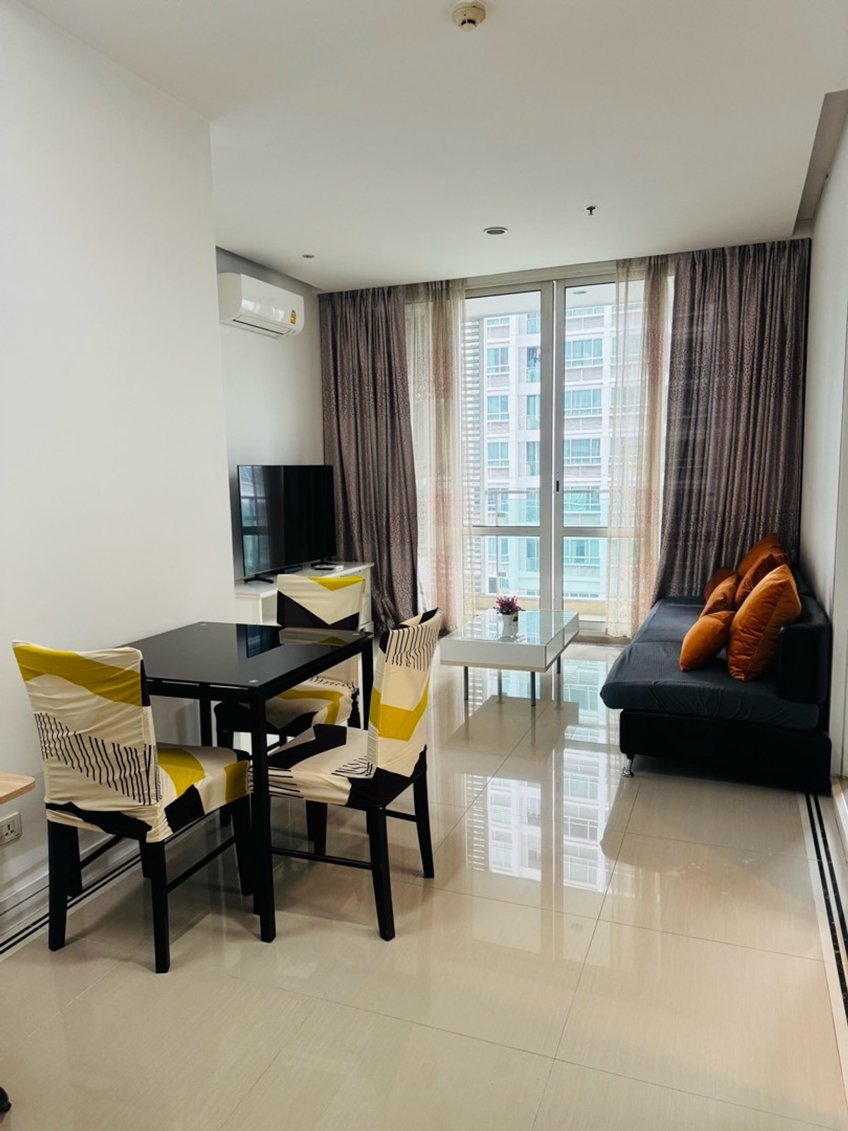 ให้เช่าคอนโดพระราม 9 เพชรบุรีตัดใหม่ RCA : ยกกระเป๋ามาได้เลย…ราคาพิเศษ ให้เช่าคอนโด ถนนพระรามเก้า “ทีซี กรีน”